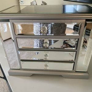 Gorgeous mirrored jewelry chest